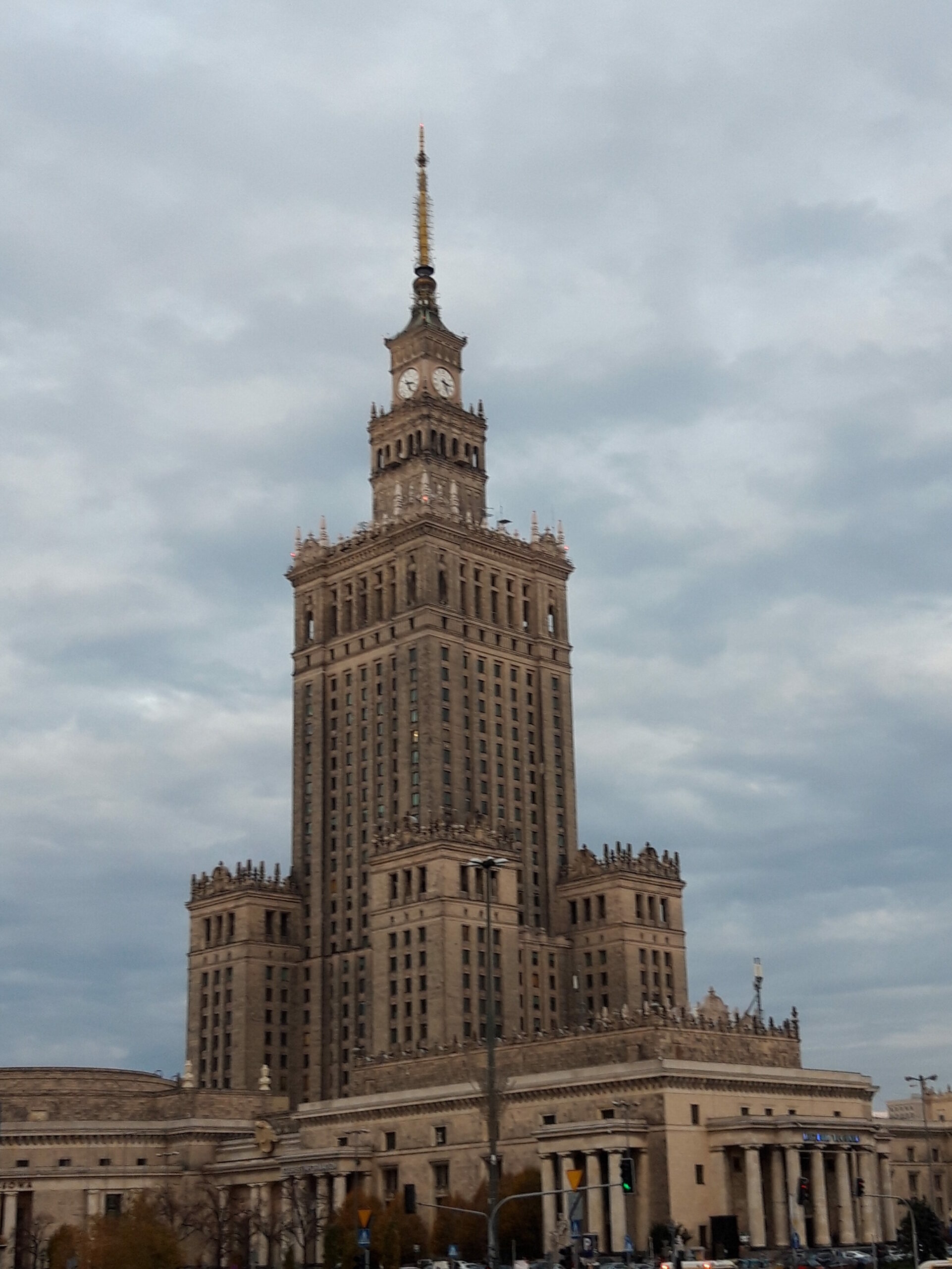 el Palacio de la Cultura y la Ciencia en Varsovia, Polonia